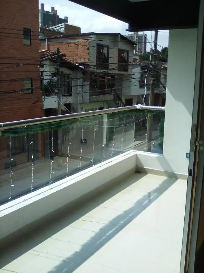 Apartamento Tercer Piso En Calasanz Cerca A Estacion Del Metro De La Floresta 메딜린 콜롬비아