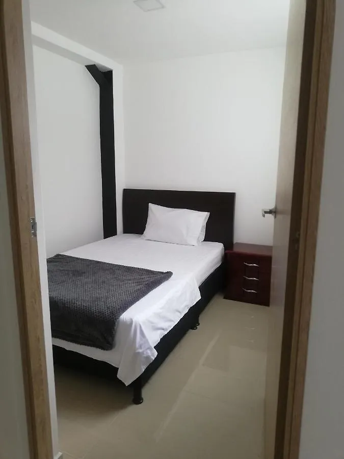 아파트 Apartamento Tercer Piso En Calasanz Cerca A Estacion Del Metro De La Floresta 메딜린