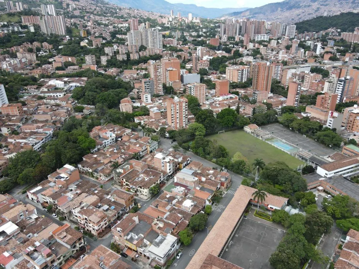 아파트 Apartamento Tercer Piso En Calasanz Cerca A Estacion Del Metro De La Floresta 메딜린