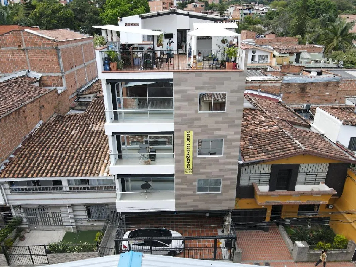 Apartamento Tercer Piso En Calasanz Cerca A Estacion Del Metro De La Floresta 메딜린 0*,  콜롬비아
